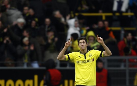 Borussia Dortmund sporting director Michael Zorc has said that the German club do not want to lose striker Robert Lewandowski at the end of the season.