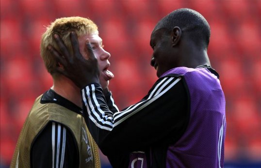 Chelsea striker Demba Ba is set to get only his second start under Jose Mourinho when he lines up in attack against Norwich City at Carrow Road on Sunday lunchtime.