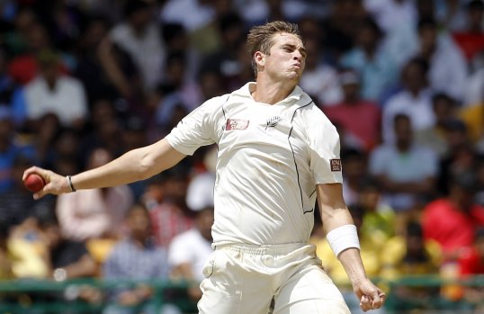 New Zealand have called up seamers Hamish Rutherford and Tim Southee for the last two one-day internationals against England.