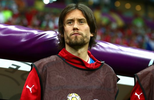 Arsenal manager Arsène Wenger has denied he would try to persuade a player to give up international football.