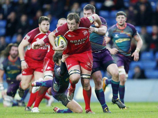 Only 500 fans bothered to turn up to watch Newport-Gwent Dragons cruise to 42-14 victory over London Welsh at The Kassam Stadium in the Anglo-Welsh Cup