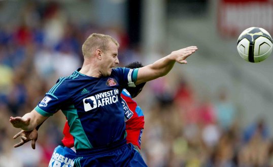 Martin O'Neill wants to begin negotiations with Lee Cattermole over a new contract for the Black Cats captain.