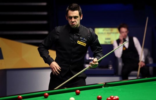Ronnie O’Sullivan and Judd Trump finished the first session of their Snooker World Championship semi-final level at four frames each on Thursday.