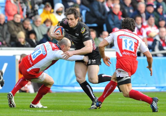 Ospreys stole a last minute try to beat Gloucester 33-27 in a thrilling Anglo-Welsh Cup clash at the Liberty Stadium.