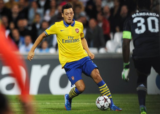 Mesut Ozil’s father intends to take legal action against an agent who allegedly falsely claimed to represent the player during transfer talks with Manchester United.