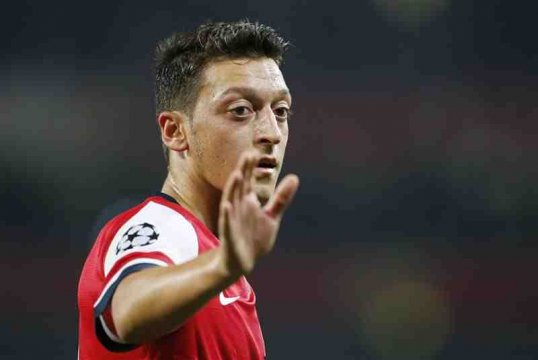 Arsenal midfielder Mesut Ozil has backed Max Kruse to shine for the German national side.