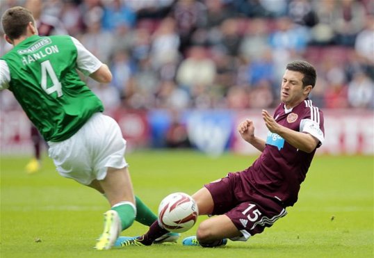 Nottingham Forest manager Billy Davies wants to make Heart of Midlothian and Scotland Under-21 midfielder Jason Holt his next signing.