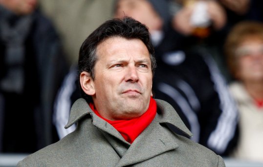 Nottingham Forest have sacked their chief executive and key back room staff.