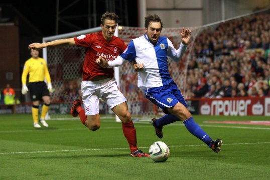 Chris Cohen has agreed to stay at Nottingham Forest for a further three-and-a-half years.