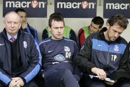Former Crystal Palace defender Tony Popovic has distanced himself from the vacant manager’s position at Selhurst Park.