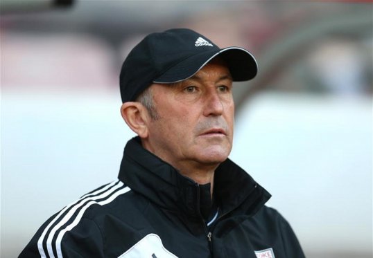 Crystal Palace's bid to bring in Tony Pulis as their new boss is stalling over wages and a transfer kitty.