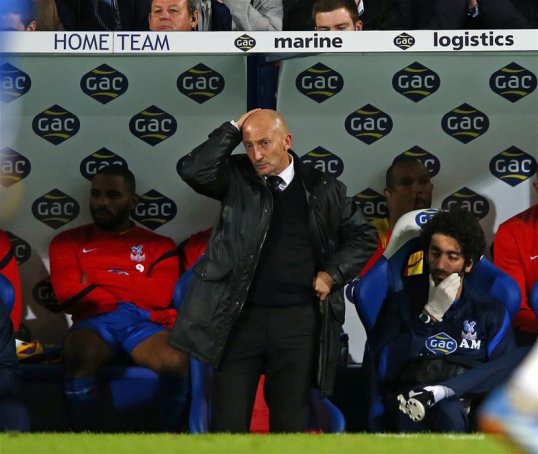 Crystal Palace will end a difficult week in which they saw their manager quit with the visit of Premier League table-toppers Arsenal to Selhurst Park on Saturday lunchtime.