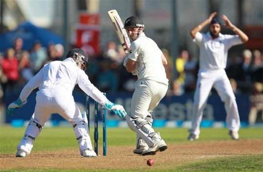 Monty Panesar has earned a new England contract for 2012-13.