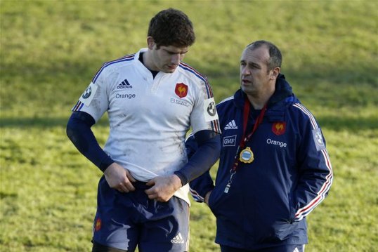 France captain Pascal Papé has been ruled out of Saturday’s Six Nations game against Wales in Paris due to a back injury.