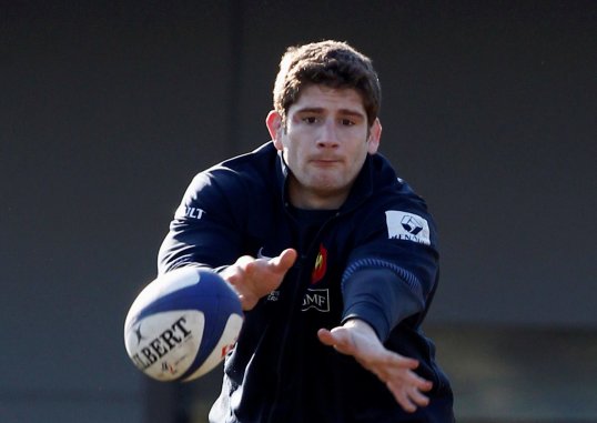 France have retained Stade Français lock Pascal Papé as captain for the upcoming Six Nations.