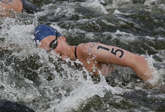 Keri-Anne Payne, two-time open water world champion will make a return to pool competitions as a way of making the Commonwealth Games in 2014