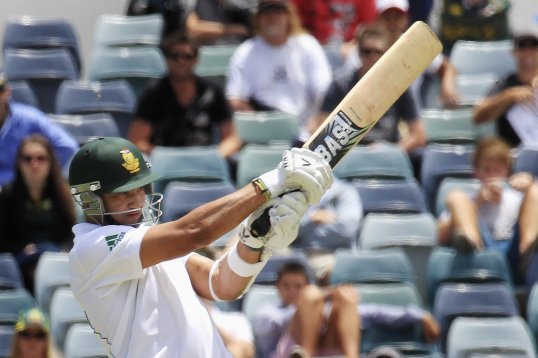 South Africa batsman Alviro Petersen has extended his contract with Somerset for the 2013 Twenty20 tournament.
