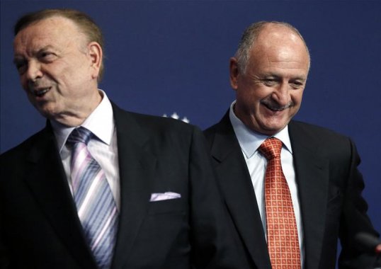 As Brazil prepares to host the 2014 Fifa World Cup, a campaign to remove the head of the Brazilian Football Confederation (CBF) has gathered momentum.