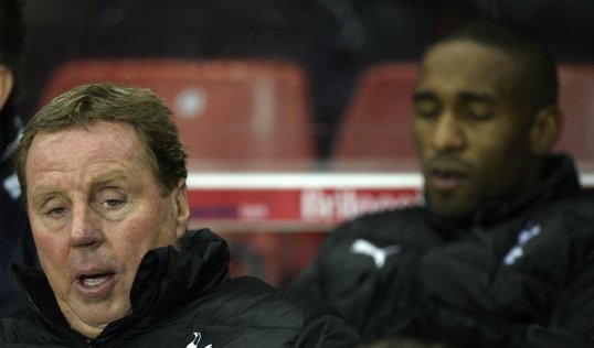 Reports suggest that former Tottenham Hotspur boss Harry Redknapp has made a bid to take Jermaine Defoe to Queens Park Rangers.