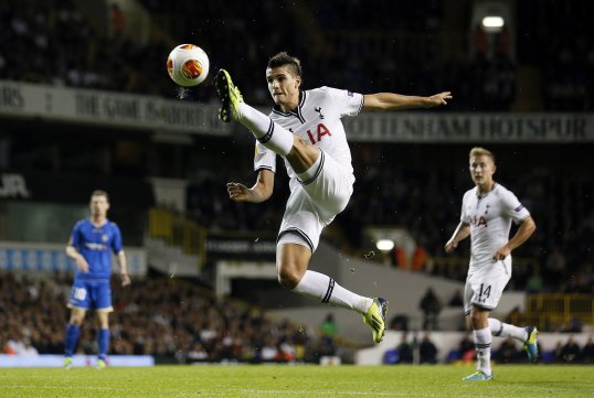 Tottenham Hotspur winger Erik Lamela has admitted the Premier League is a “lot more physical” than Serie A.
