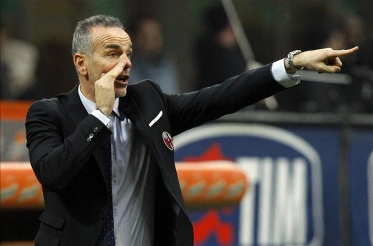 Bologna head coach Stefano Pioli has signed a year extension to his contract at the Serie A club.