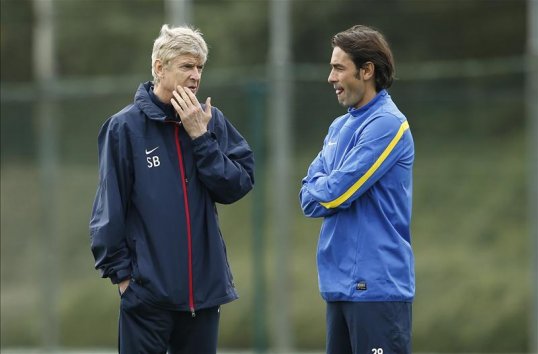 Former Arsenal midfielder Robert Pires says he believes manager Arsene Wenger will stay at the club until the end of his career.