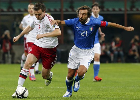 Uefa president Michel Platini has thrown his support behind Juventus midfielder Andrea Pirlo to win the Ballon d'Or.