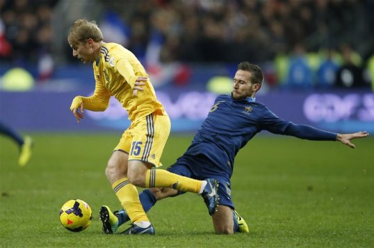 Newcastle United manager Alan Pardew has praised the club for holding onto Yohan Cabaye over the summer.
