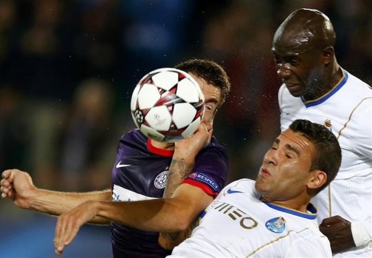 FC Porto have played down speculation linking Manchester United and Chelsea to a January bid for their prize defenders Eliaquim Mangala and Nicolas Otamendi.