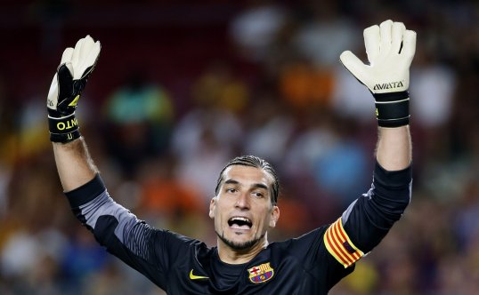 Goalkeeper Jose Manuel Pinto believes he can replace Victor Valdes at Barcelona.