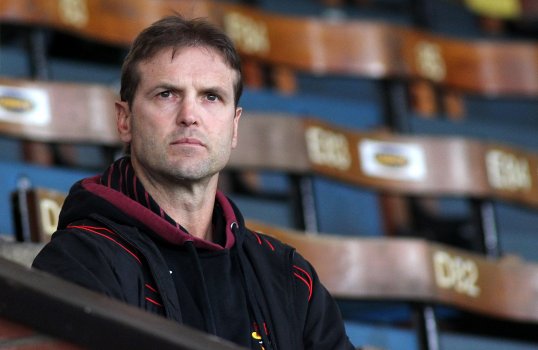 Mick Potter has quit Bradford Bulls to return to his native Australia.