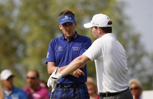 An unhappy Ian Poulter has hit back at commentator Johnny Miller on his twitter account after the announcer criticised the Brit during the Tournament of Champions.