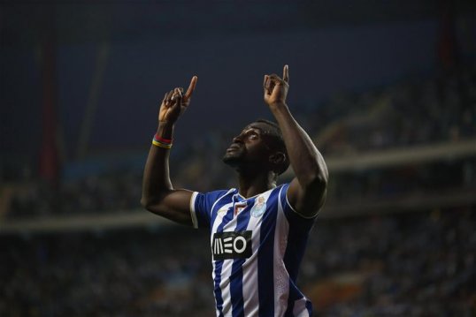 Premier League giants Arsenal, Chelsea and Tottenham could all be set to compete for the signing of Porto striker Jackson Martinez, according to TuttoMercatoWeb.