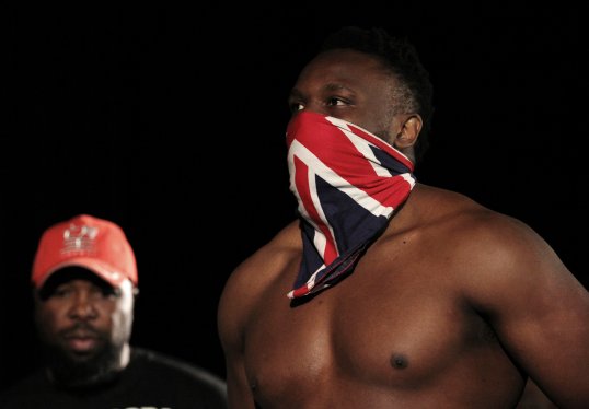 British heavyweight David Price has set his sights on a fight with Derek Chisora if he can dispose of Matt Skelton tonight.