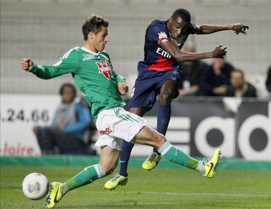 Chelsea remain keen on the possible signings of PSG pair Blaise Matuidi and Javier Pastore, SportsDirect News understands.