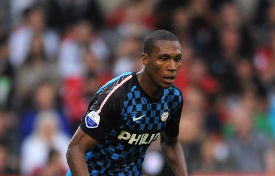 PSV Eindhoven midfielder Atiba Hutchinson has admitted he is keen on a move to the Premier League.