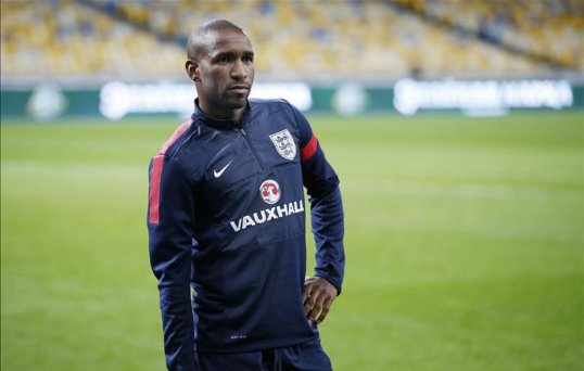 Queens Park Rangers boss Harry Redknapp looks set to make a raid on Jermain Defoe under the Football League's emergency loan rules.