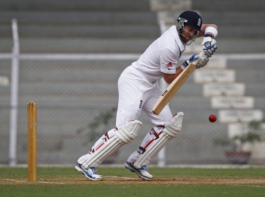 Debutant batsman Joe Root dug in with veteran Matt Prior to guide a relived England to 199 for five at stumps of the first day of the final Test in Nagpur.