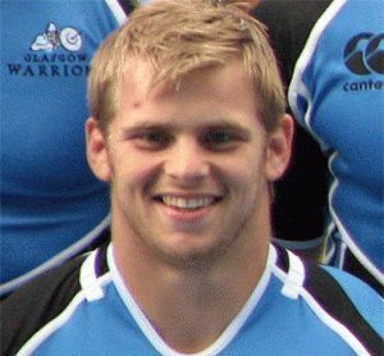 Glasgow Warriors hooker Pat MacArthur has signed a four-year contract extension with the Pro12 club.