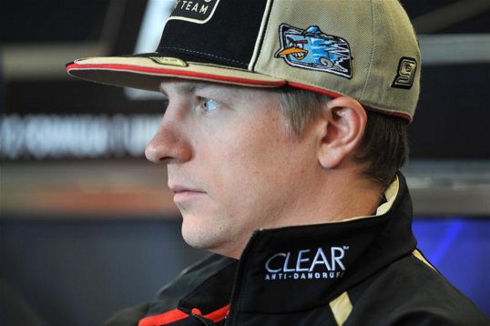 Lotus Formula 1 driver Kimi Raikkonen will take part in an oval ice race in Moscow next month.