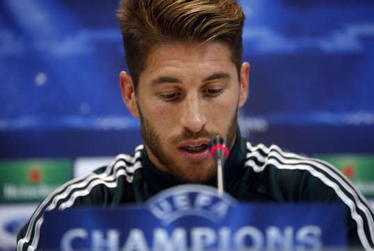 Defender Sergio Ramos wants Paris Saint-Germain boss Carlo Ancelotti to replace newly-installed Chelsea boss Jose Mourinho at Real Madrid.