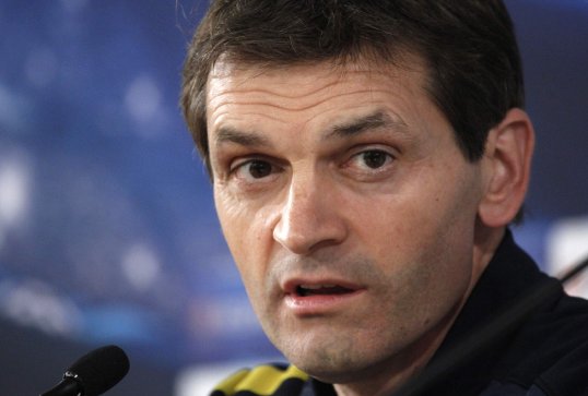 Real Madrid have sent Barcelona coach Tito Vilanova a message of support.