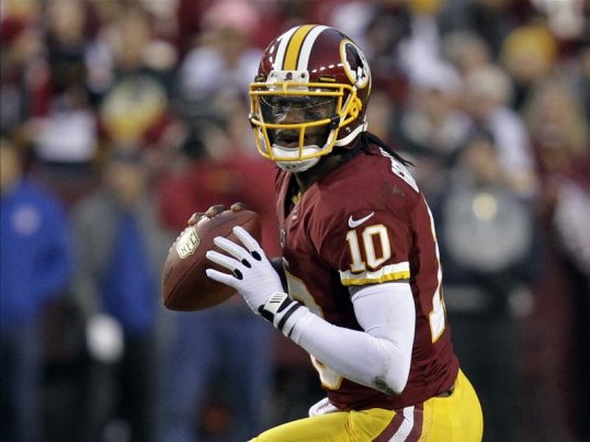 The Washington Redskins have re-signed former punter Sav Rocca and backup defensive lineman Kedric Golston.