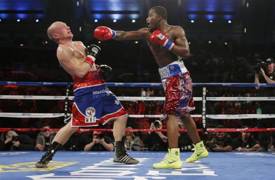 Welsh boxer Gavin Rees will take on Anthony Crolla on the undercard of the David Haye-Manuel Charr fight on 29 June.