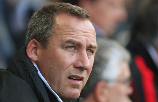 Manchester United first-team coach Rene Meulensteen has emerged at the early favourite to replace Roberto Martinez at Wigan Athletic.