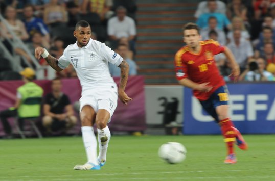 Rennes general manager Pierre Dreossi has revealed Yann M’Vila is close to finalising a move away from the French club.
