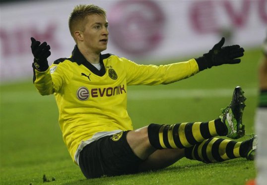 Borussia Dortmund striker Marco Reus has praised his counterpart at Barcelona Lionel Messi.