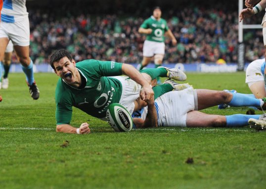 Ireland head coach Declan Kidney believes star fly-half Jonathan Sexton will turn down a big money move to the Top14 and stay in the provinces with Leinster.