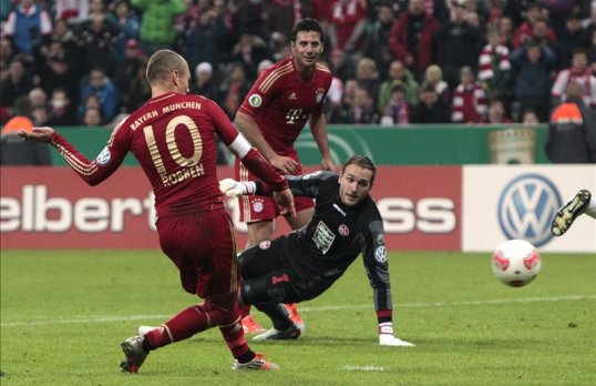 Bayern Munich winger Arjen Robben has said that his team should be looking to win as many trophies as possible by the end of the season.