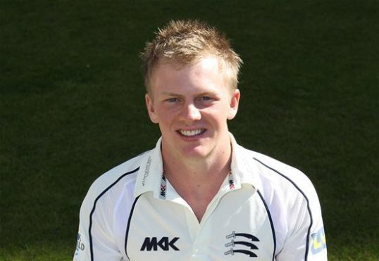 Middlesex batsman Sam Robson has knocked his second double of the century of his career against Warwickshire at Edgbaston.